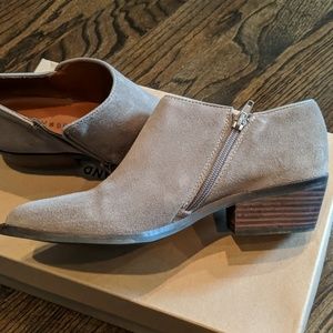 Lucky Brand taupe ankle booties